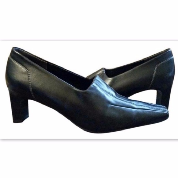 Paul Green Shoes - 3/$35 Paul Green Heels Square Toe Leather Pumps